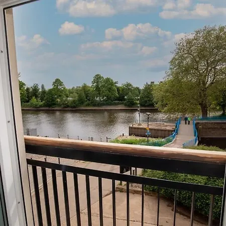 Blue Bridge View With Free Parking - Centre Сasa de vacaciones York