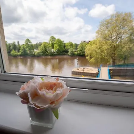 بيت للعطل Blue Bridge View With Free Parking - Centre يورك